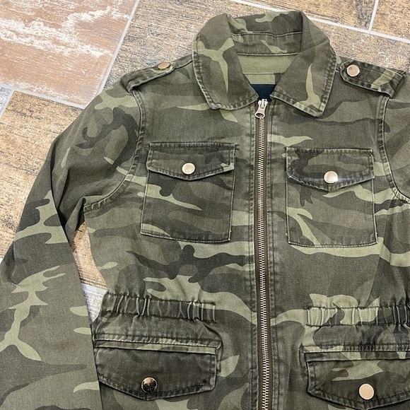 Me Jane Girls Green Camo Jacket Full Zip Size 10 - Picture 3 of 6